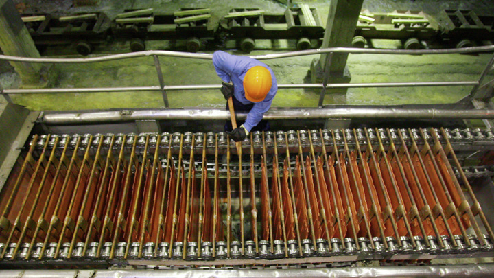 Россия максимально с 2023 года сократила экспорт никеля в КНР - Новости на Вести.ru