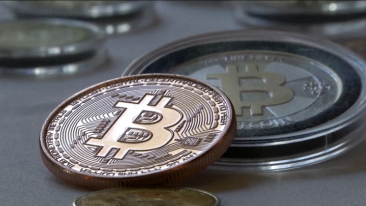 Стоимость биткоина впервые с 6 мая опустилась ниже 95 тыс. долларов - Новости на Вести.ru