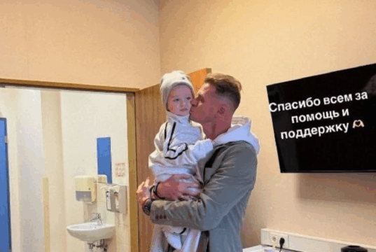 Сын Дмитрия Тарасова и Анастасии Костенко оказался в больнице в критическом состоянии
