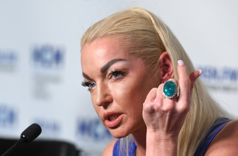 Волочкова покинула шоу «Звезды под капельницей», сославшись на плотный график