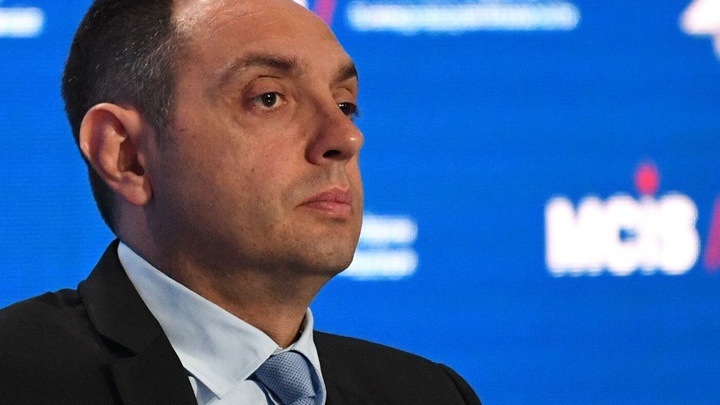 Вулин: санкции США против NIS бьют по Сербии, а не России - Новости на Вести.ru