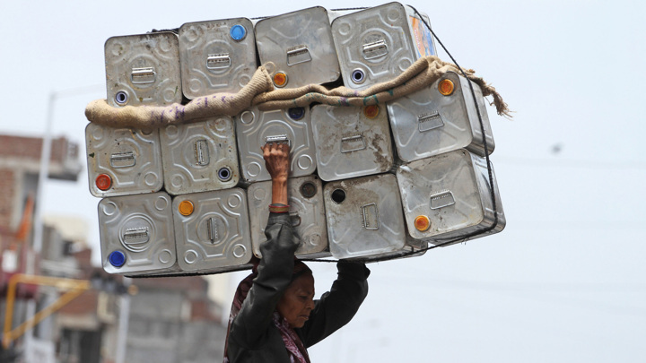 Bloomberg: Индия закупила первую с 2021 года партию нефти у Гайаны - Новости на Вести.ru