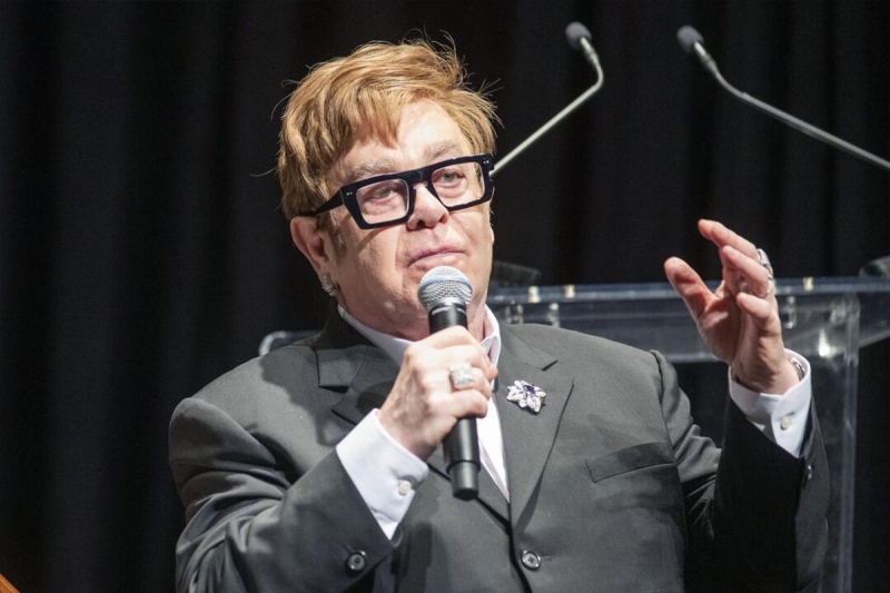 Элтон Джон стремительно теряет зрение